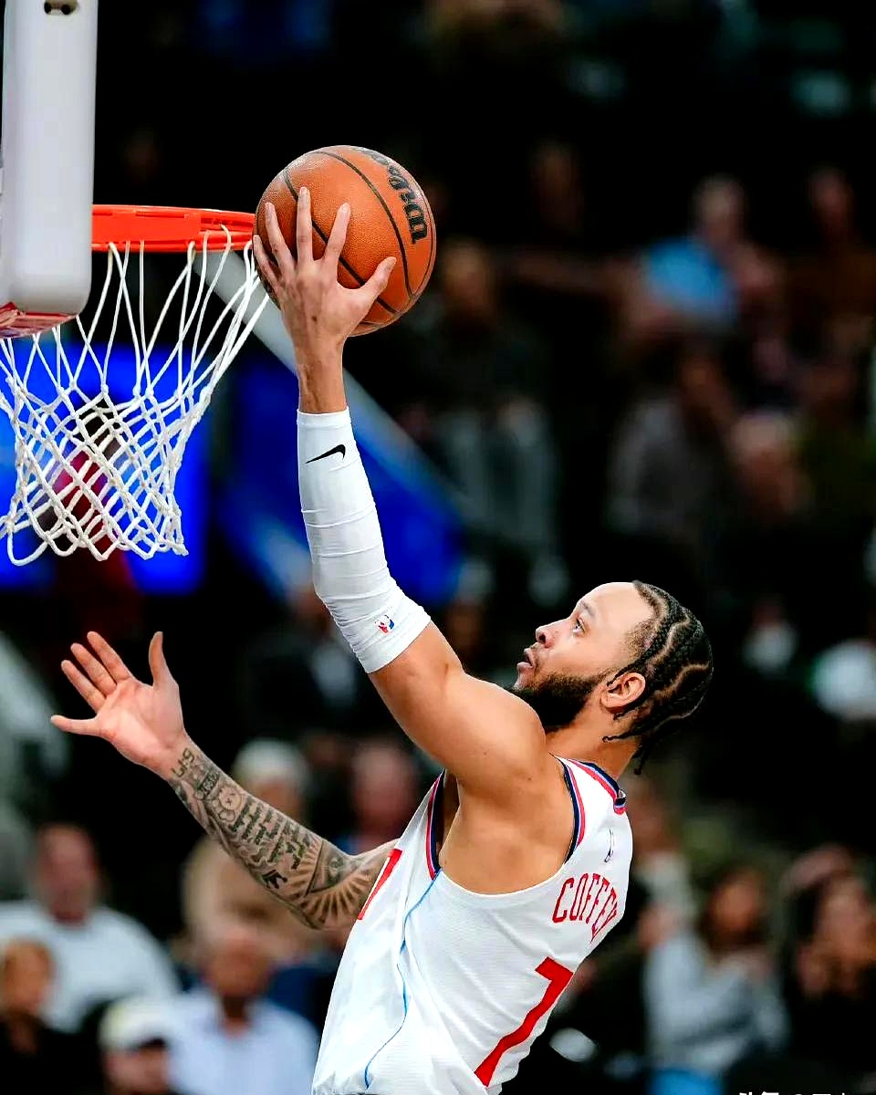 PG电子官方-尼克斯连胜终结，国王惨败快船